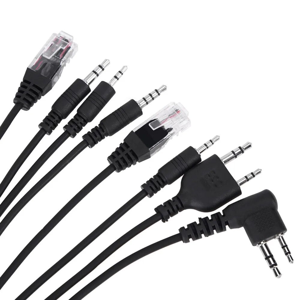 Detail osmi konektorů programovacího kabelu - RJ45 a různé konektory pro radiostanice
