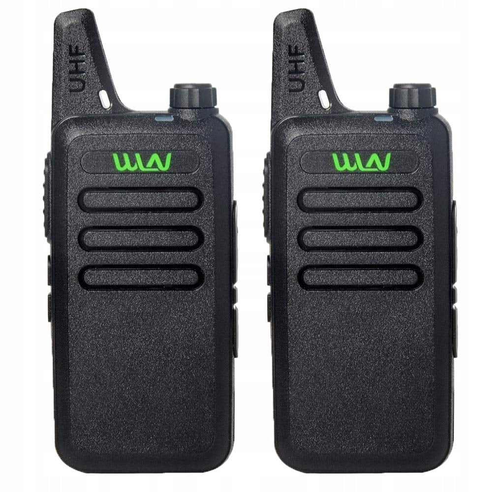 Dwa radiotelefony WLN KD-C1 PMR obok siebie, przód, czarne z zielonym logo WLN