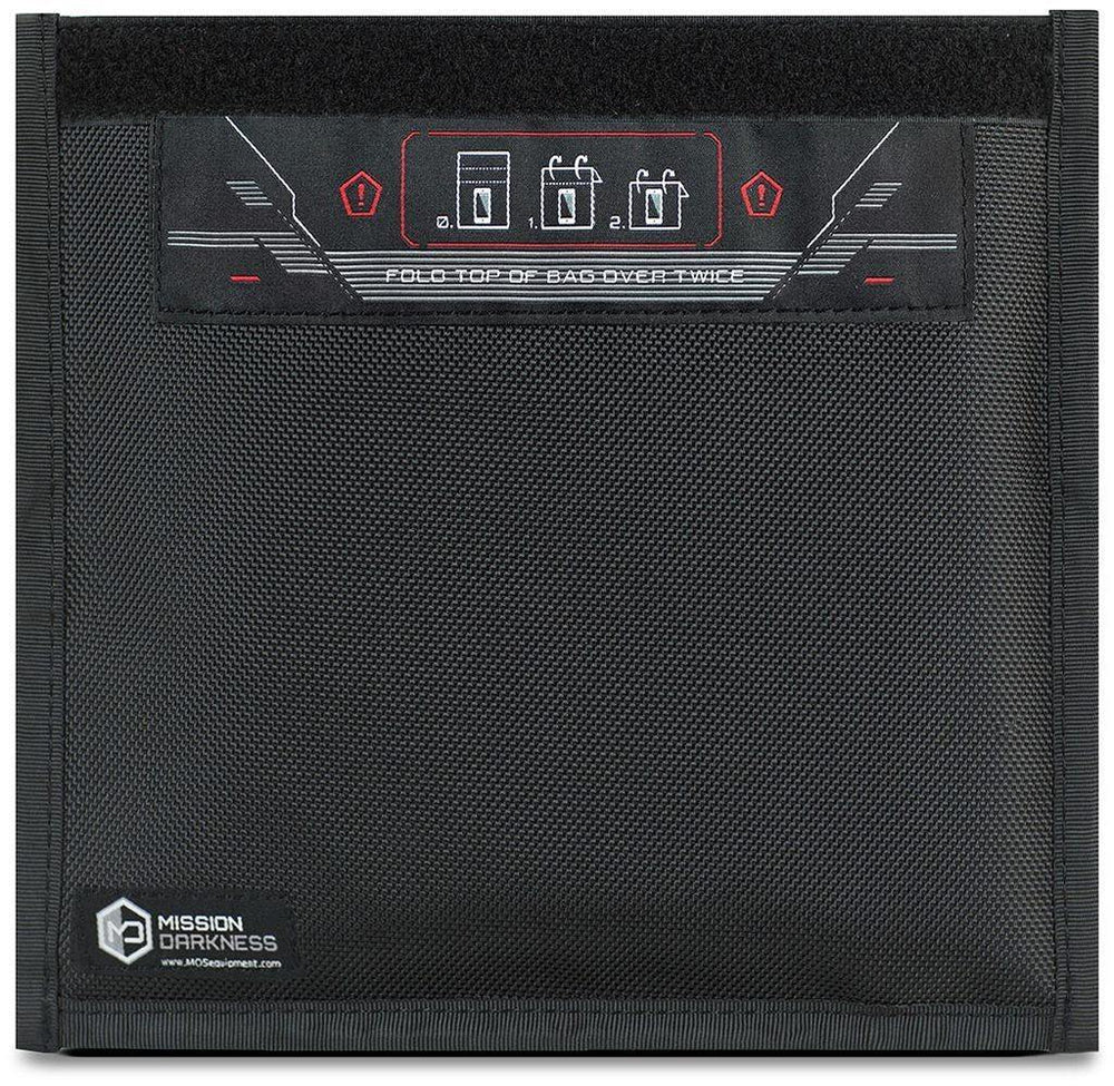 Schwarze Mission Darkness Non-Window Faraday-Tasche - schirmt Funksignale ab, mit Klettverschluss und Faltanleitung, Mission Darkness Logo