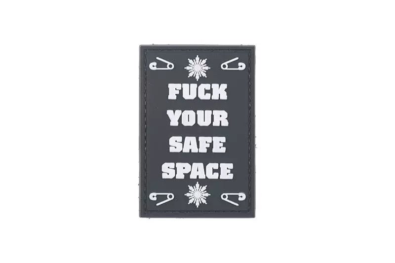 Naszywka PVC 3D w ciemnoszarym kolorze z białym napisem Fuck Your Safe Space oraz grafikami płatków śniegu i agrafek