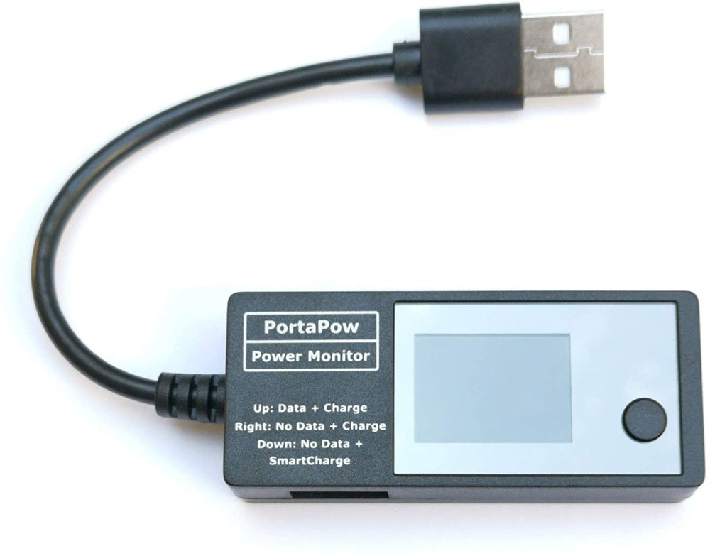 Czarny tester USB PortaPow Power Monitor z wyświetlaczem LCD i kablem USB-A, widok z góry z opisem trybów pracy