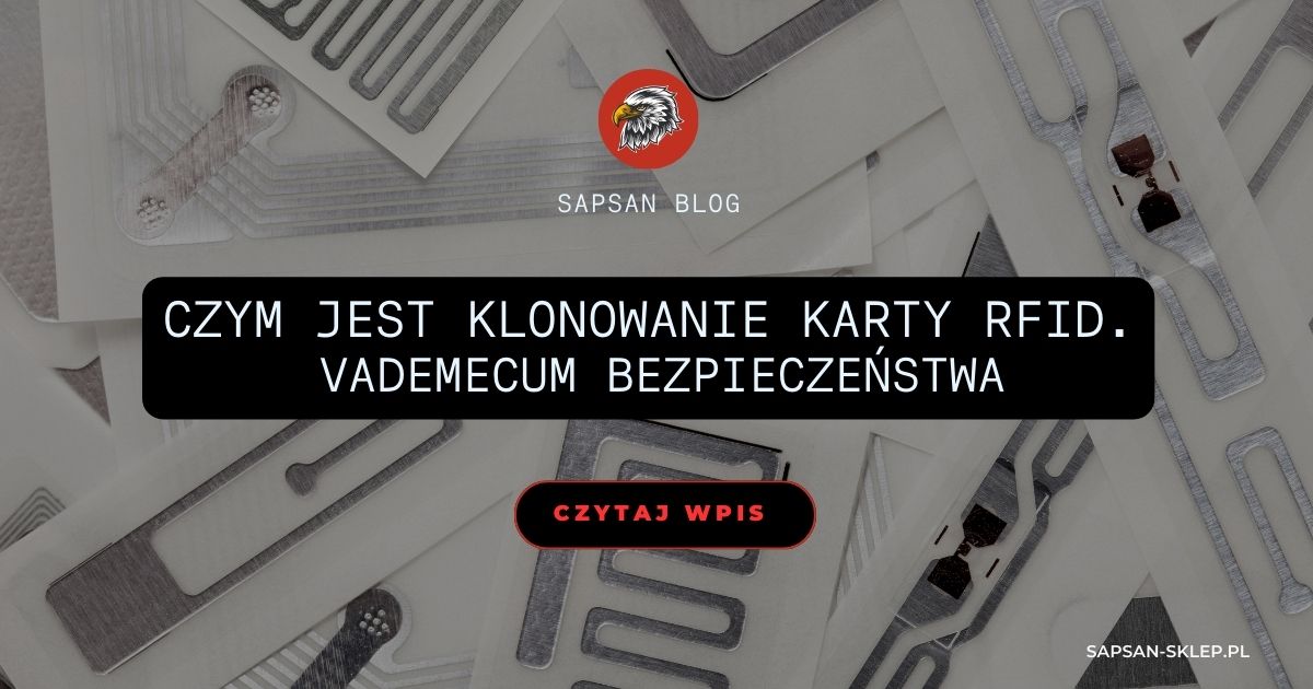 SAPSAN-Blog-Banner mit einem Foto eines Stapels RFID-Tags mit sichtbaren Antennen und Chips, Adler-Logo und Titel was das Klonen einer RFID-Karte ist