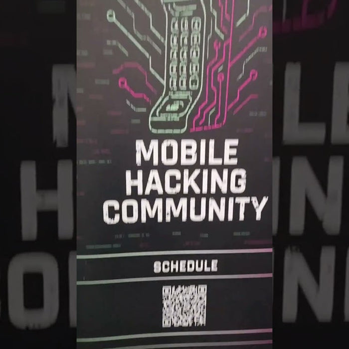 Stoisko Mobile Hacking Community podczas DEF CON 34, finansowo wspierane przez SAPSAN jako Bronze Sponsor