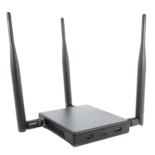 WiFi Pineapple Mark VII - czarne urządzenie z trzema antenami, z przodu przełącznik, USB-C i port USB-A