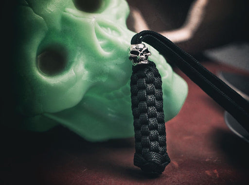 Böker Plus Black Skull Lanyard - Sapsan Sklep