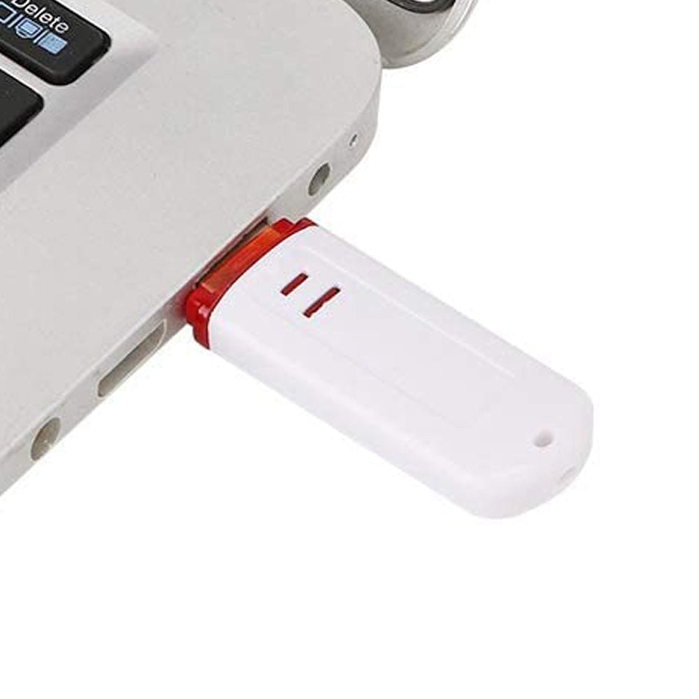Cactus WHID Injector zapojený do portu USB stříbrného notebooku