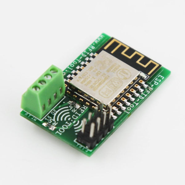 ESP RFID Tool - zielona płytka z modułem WiFi ESP8266, zieloną listwą zaciskową i listwami pinów