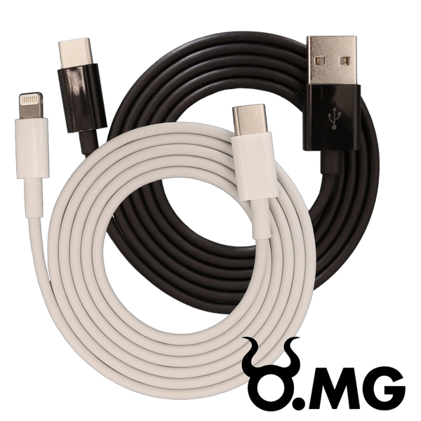 Dva smotané kabely O.MG - bílý a černý - se zástrčkami USB-A, USB-C a Lightning, s logem O.MG