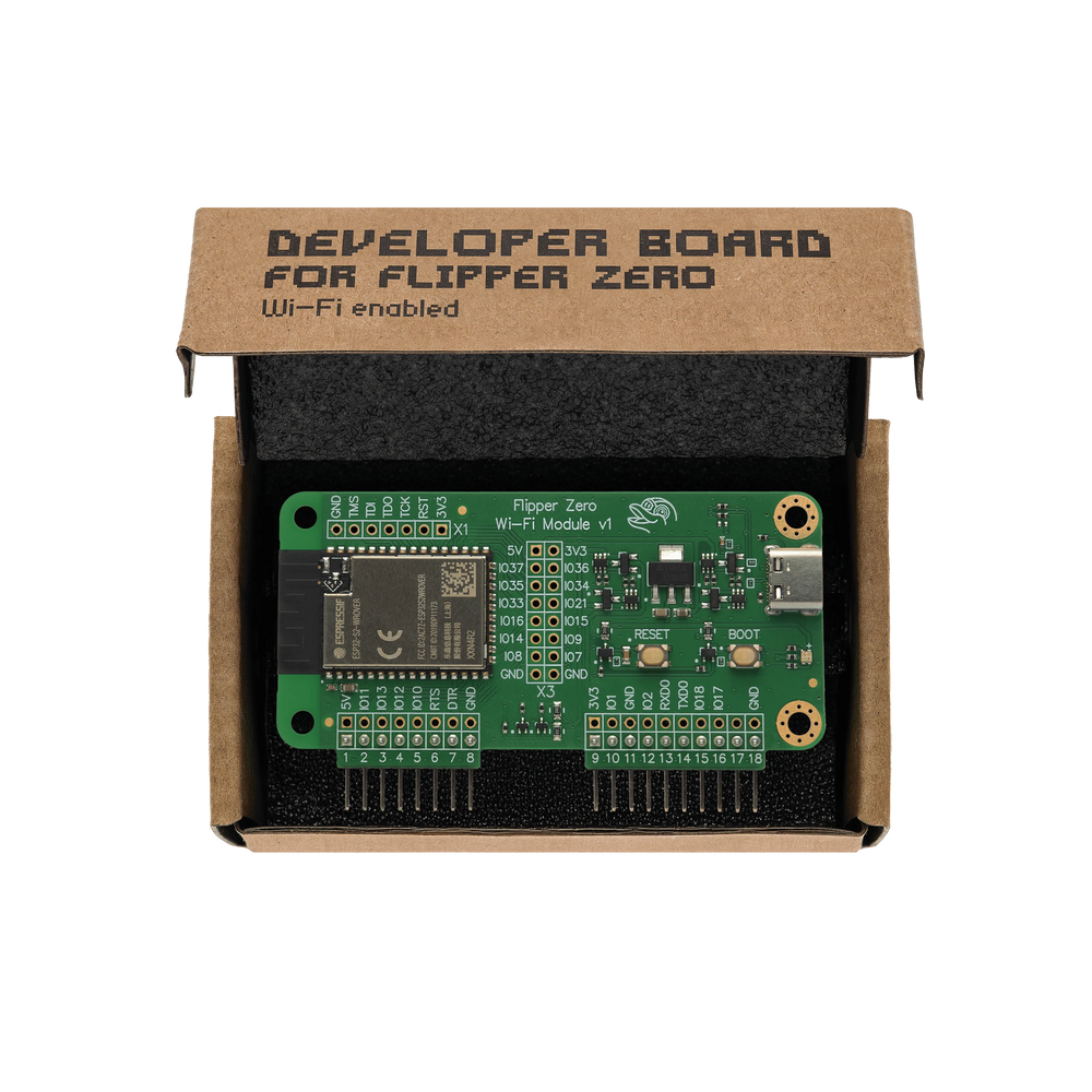 Плата WiFi Devboard для Flipper Zero в открытой картонной коробке с надписью Developer Board for Flipper Zero