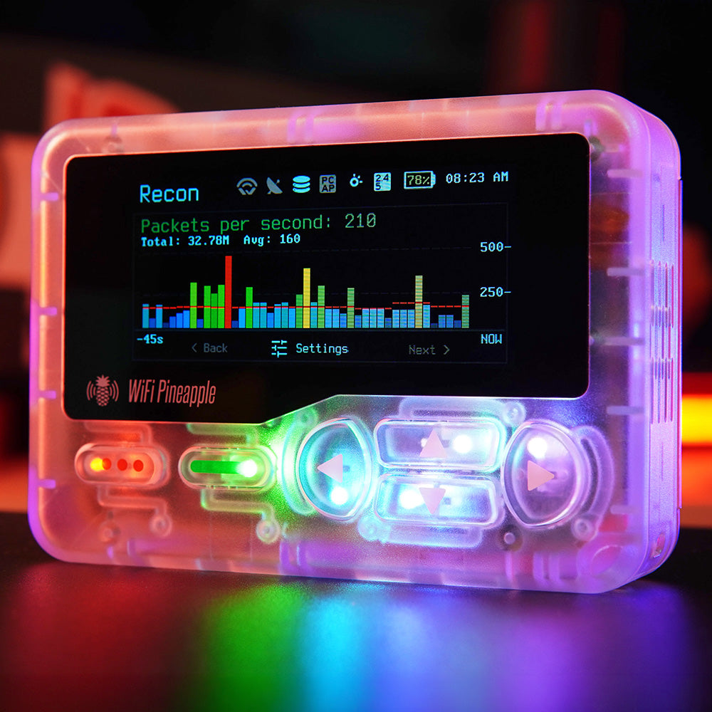 WiFi Pineapple Pager w przezroczystej obudowie Cyb3rpunk Clear, widoczna płytka i podświetlane przyciski