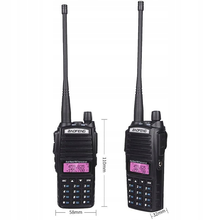 Radiotelefon Baofeng UV-82 w dwóch ujęciach z wymiarami - wysokość 110 mm, szerokość 58 mm, grubość 32 mm