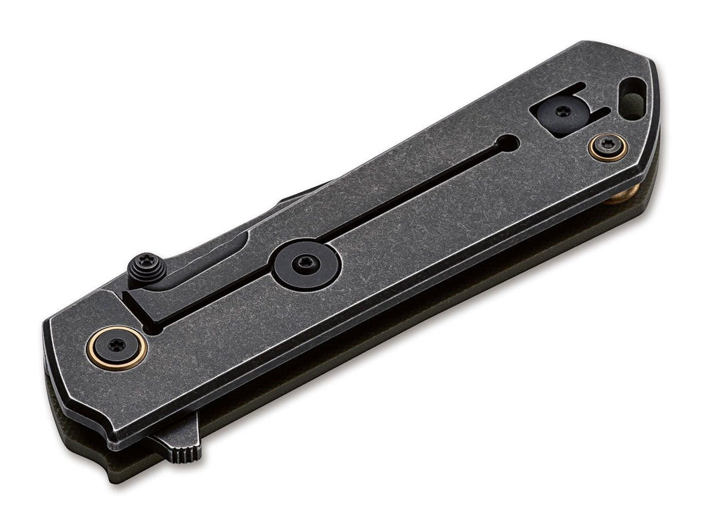 Geschlossenes Böker Plus Kihon Assisted Messer mit grauer gestonewashter Platte, Clip und grünem G10-Griff